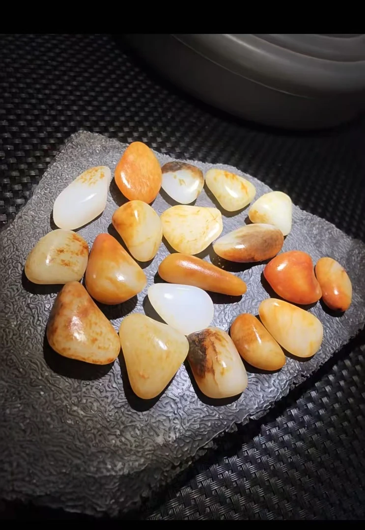 新疆戈壁小籽奇石独特造型天然观赏佳品