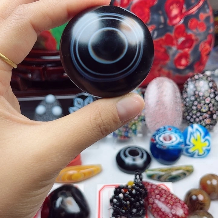 龙***坊玛瑙/玉髓未镶嵌耳环