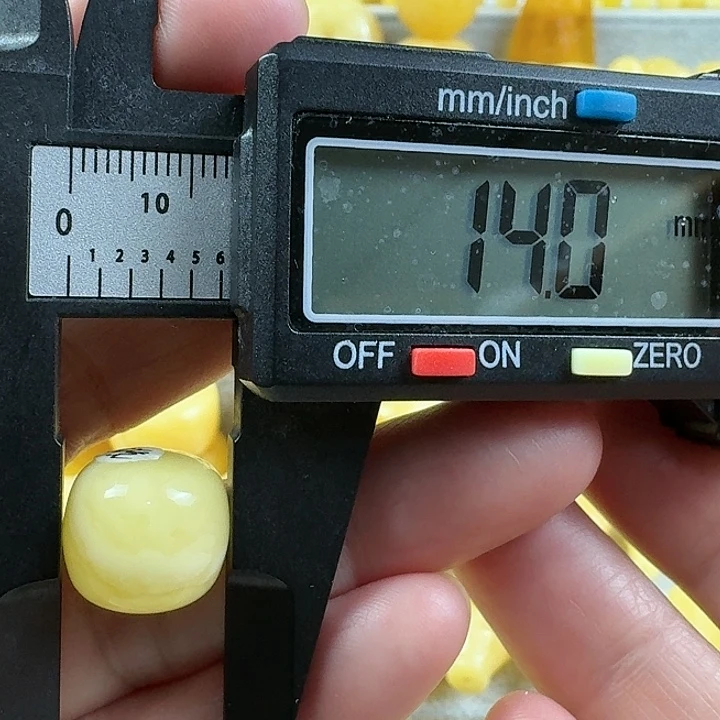 努****蜜蜡未镶嵌裸石31