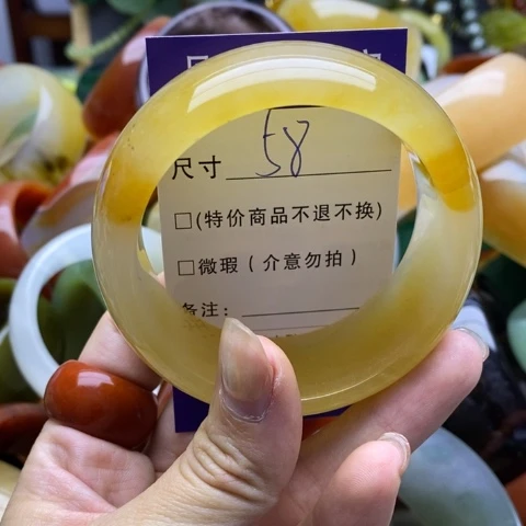 未镶嵌手镯石英质玉
