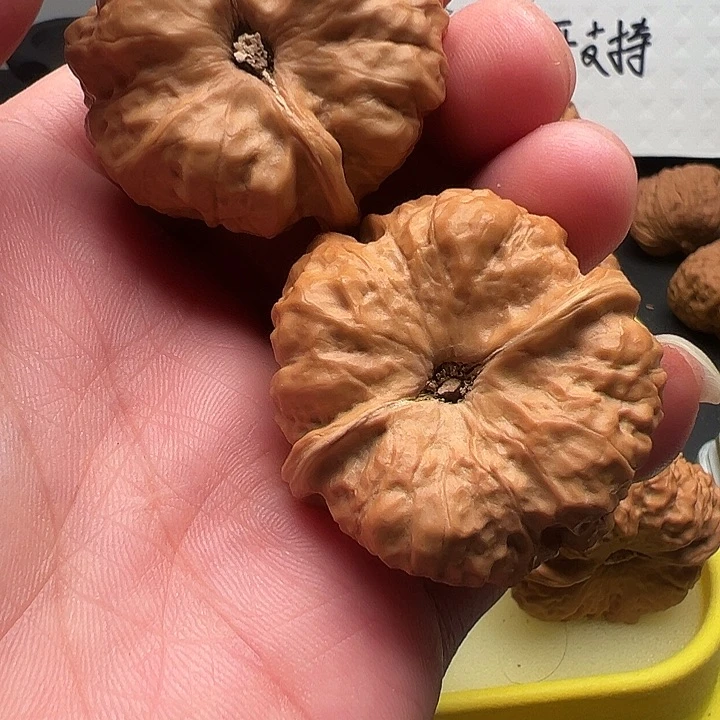文玩核桃吊坠小*呀嗯、嗯、好喜欢你这个造型