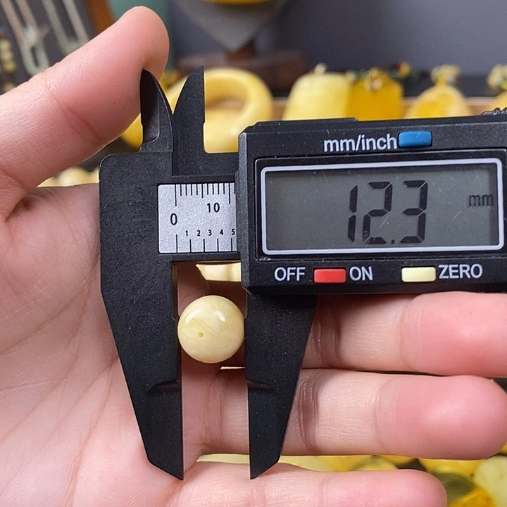 琥珀未镶嵌裸石墩子