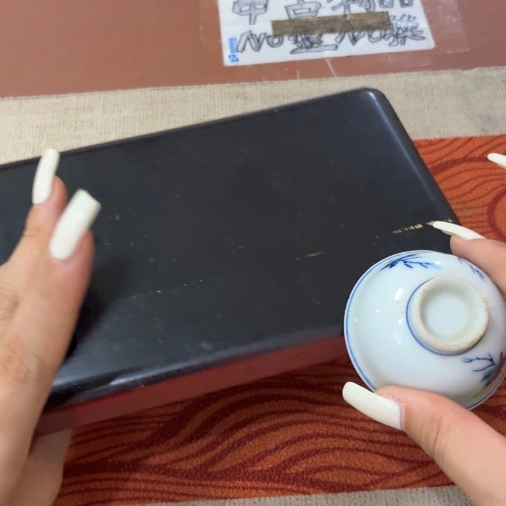 瓷片你不接啊怎么回我啊不说话