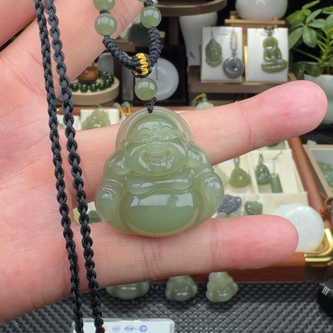 小***班颈饰未镶嵌和田玉