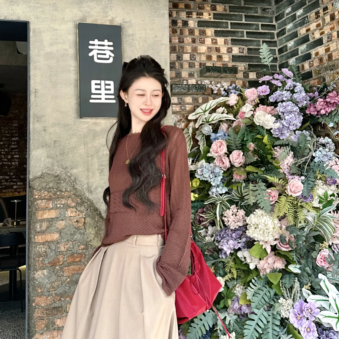 GIRDEAR/哥弟「原野焦糖」新款气质时尚百搭圆领镂空针织衫138058