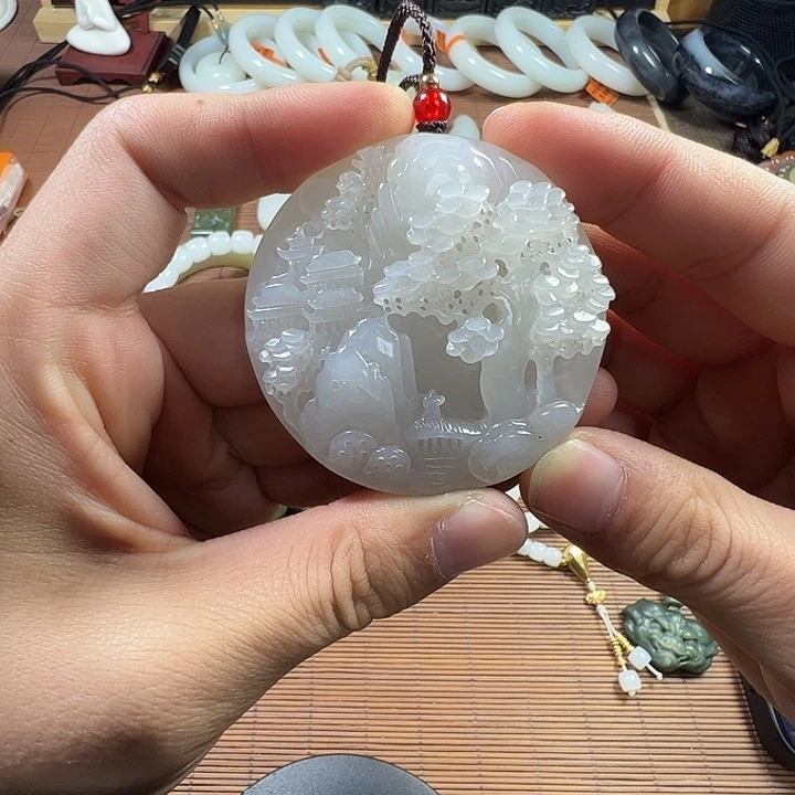 和田玉未镶嵌吊坠(赠链)