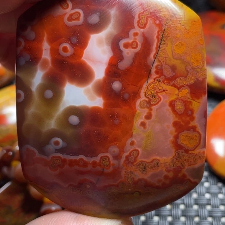 菜***菜玛瑙/玉髓未镶嵌颈饰