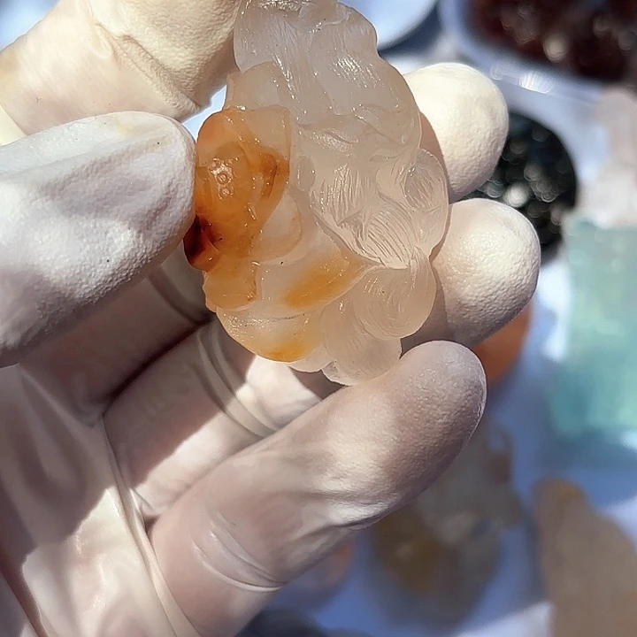 八***利未镶嵌颈饰水晶随机发货