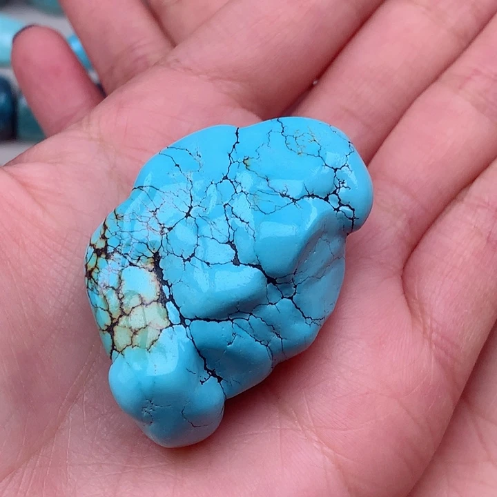 绿松石颈饰未镶嵌不**好