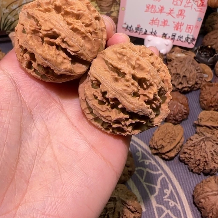 慢***惯核桃秦岭文玩核桃6