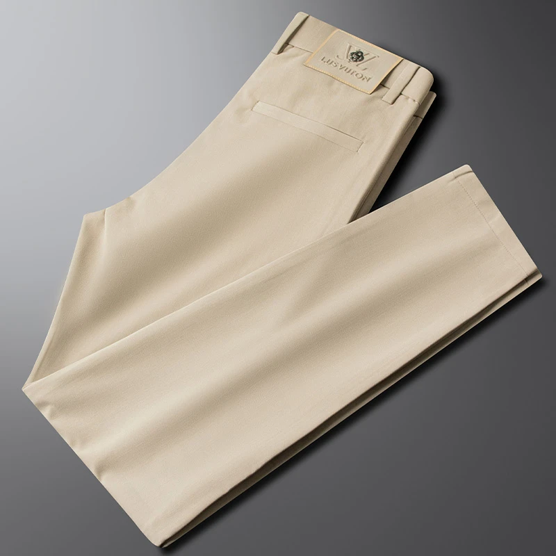 男士轻奢春秋2025新款卡其色休闲西裤男字母皮牌修身直筒商务裤子