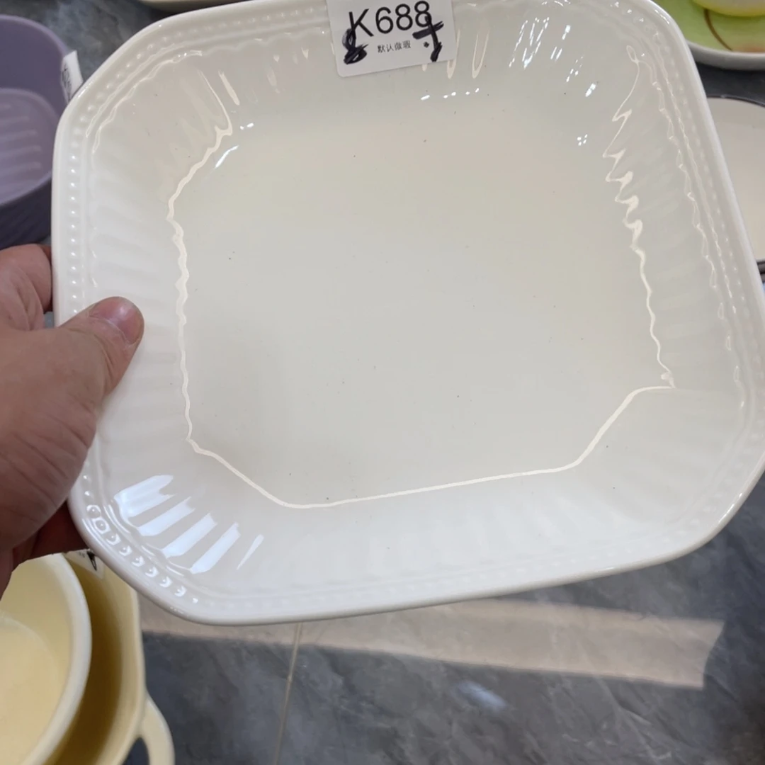 陶瓷微瑕餐具介意勿拍，满18飞！