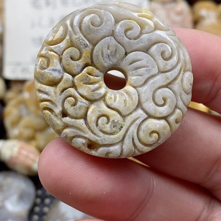 颈饰未镶嵌硅化珊瑚（珊瑚玉）黄*兰