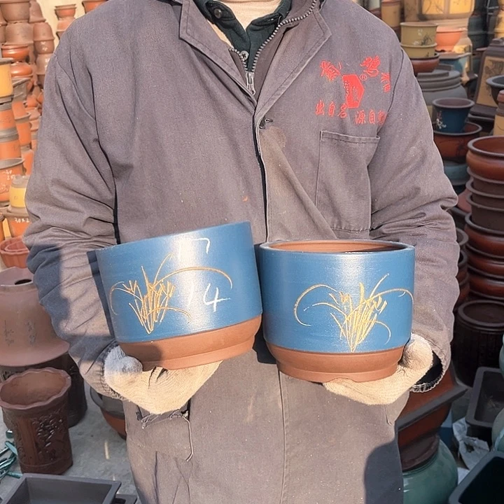 紫砂紫砂花盆和茶树精油