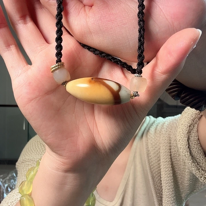 小***咪未镶嵌手链和田玉（糖玉）