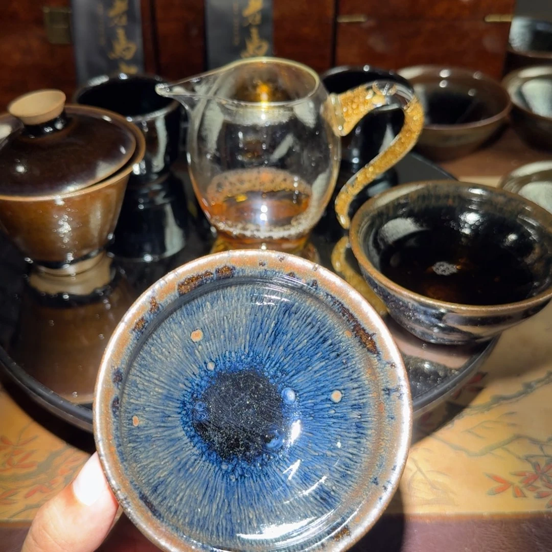 茶盏剑羽银蓝毫“剑莱