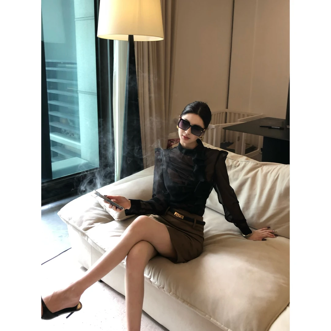 蔡蔡家-【微醺玫瑰】早秋法式姐系性感纯欲风御姐上衣短裙两件套女