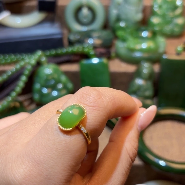 未镶嵌戒指和田玉（碧玉）