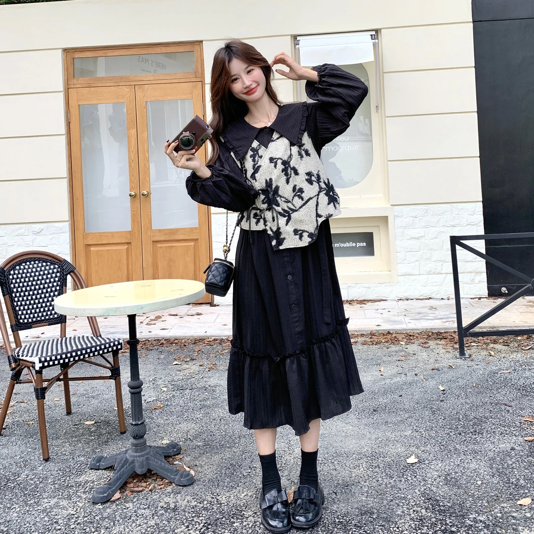 气质法式新中式赫本风连衣裙女秋季显瘦黑色国风马甲早秋穿两件套