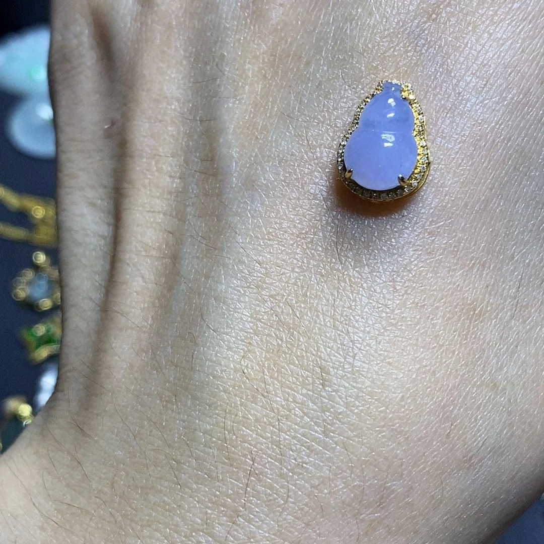 翡翠18K金镶嵌吊坠(不含链)美**桃