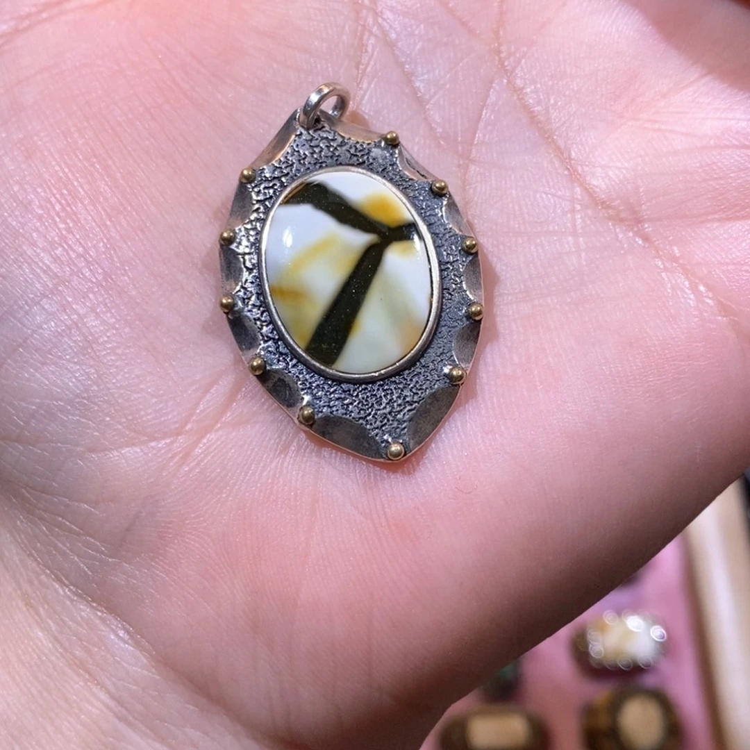 琥珀颈饰银S925镶嵌奶****?吊坠