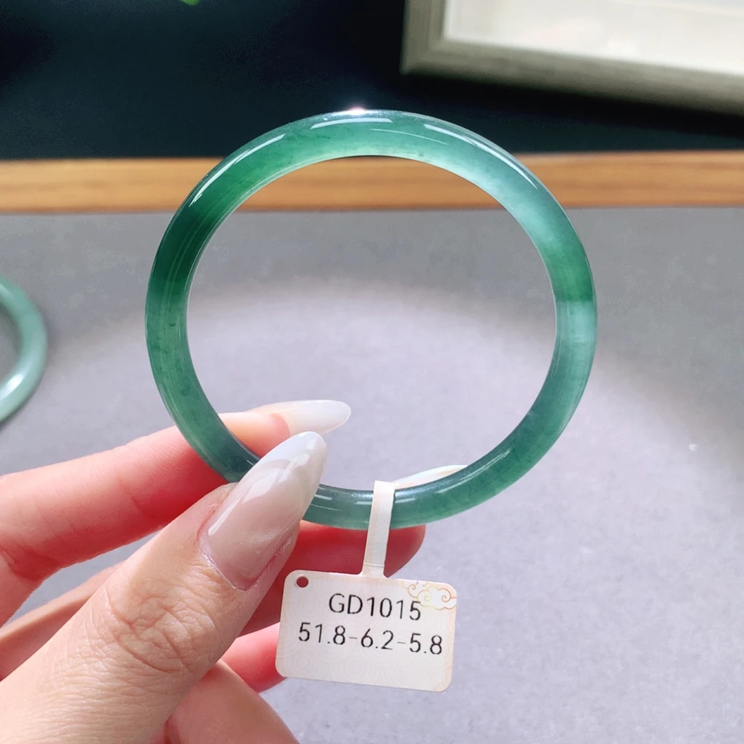 翡翠未镶嵌手镯天然