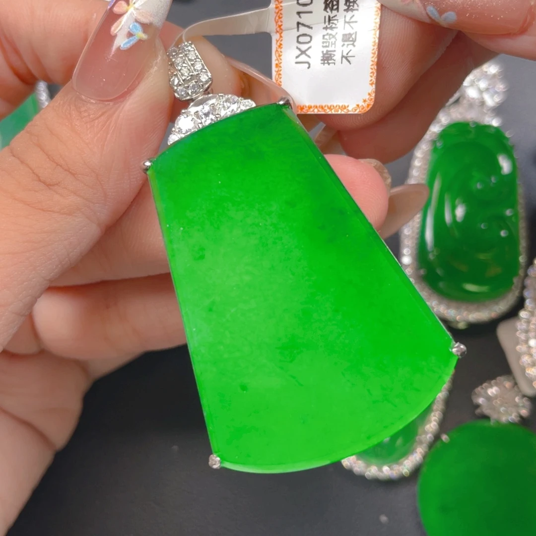 【闪购商品】颈饰银S925镶嵌翡翠翡翠