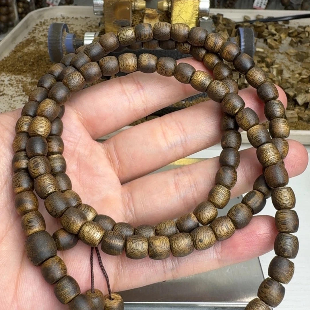 呼***啦手串沉香绿奇楠沉香手串0.7鼓珠24克+