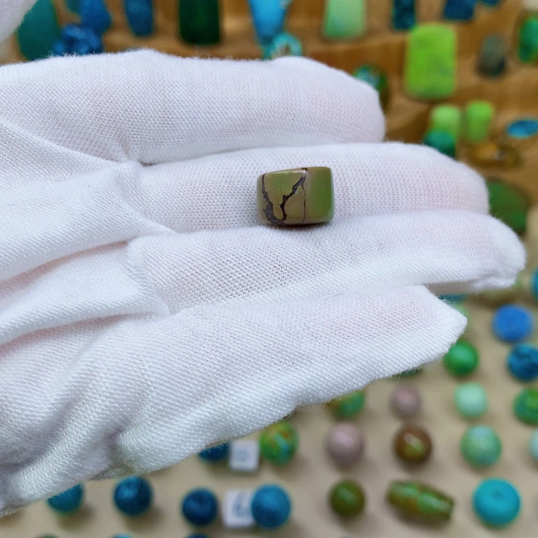 绿松石未镶嵌三彩随行