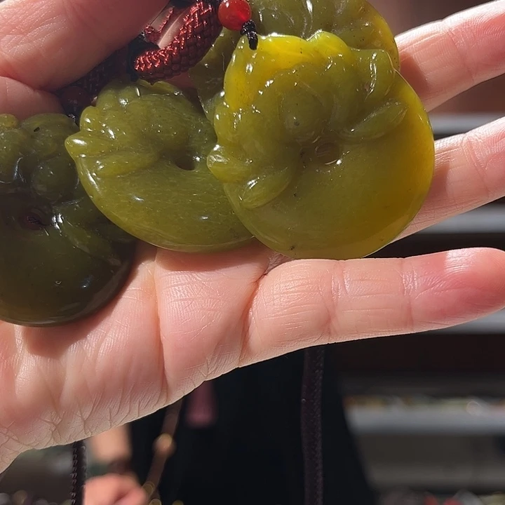 岫玉未镶嵌毛衣链