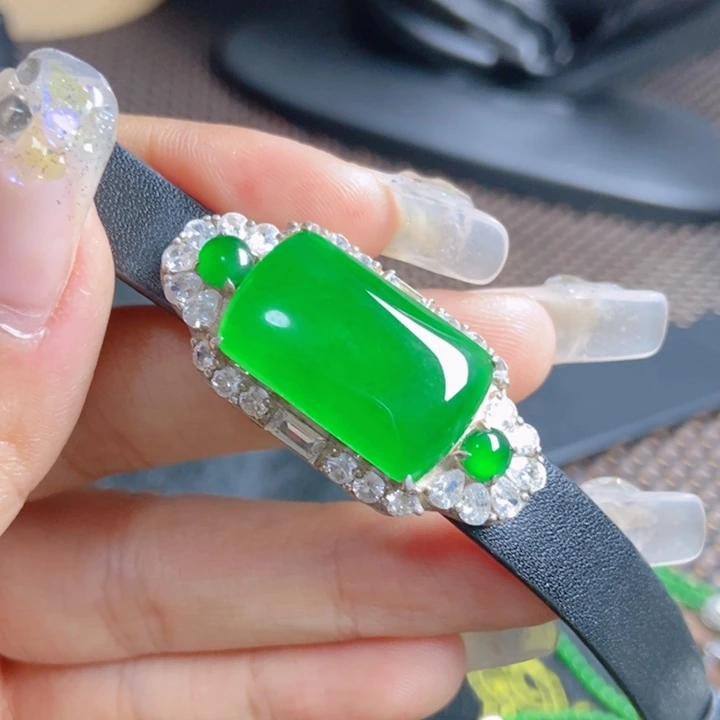 翡翠颈饰银S925镶嵌           