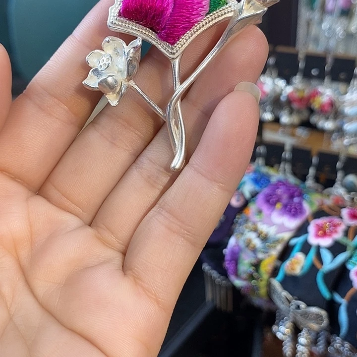 三醋酯纤维胸针吊坠
