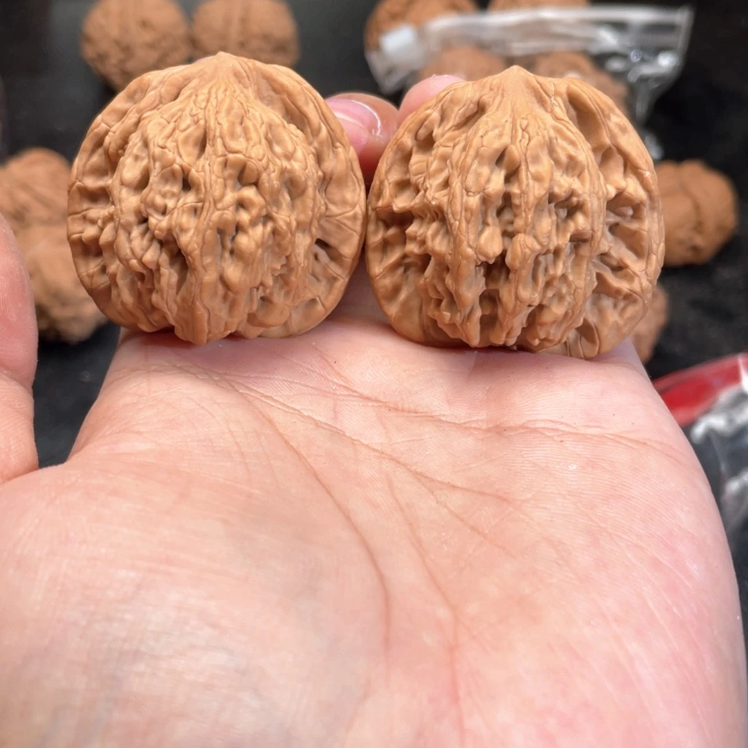 文玩核桃把件谁***桃文玩核桃吊坠麻核桃虎头8   磕