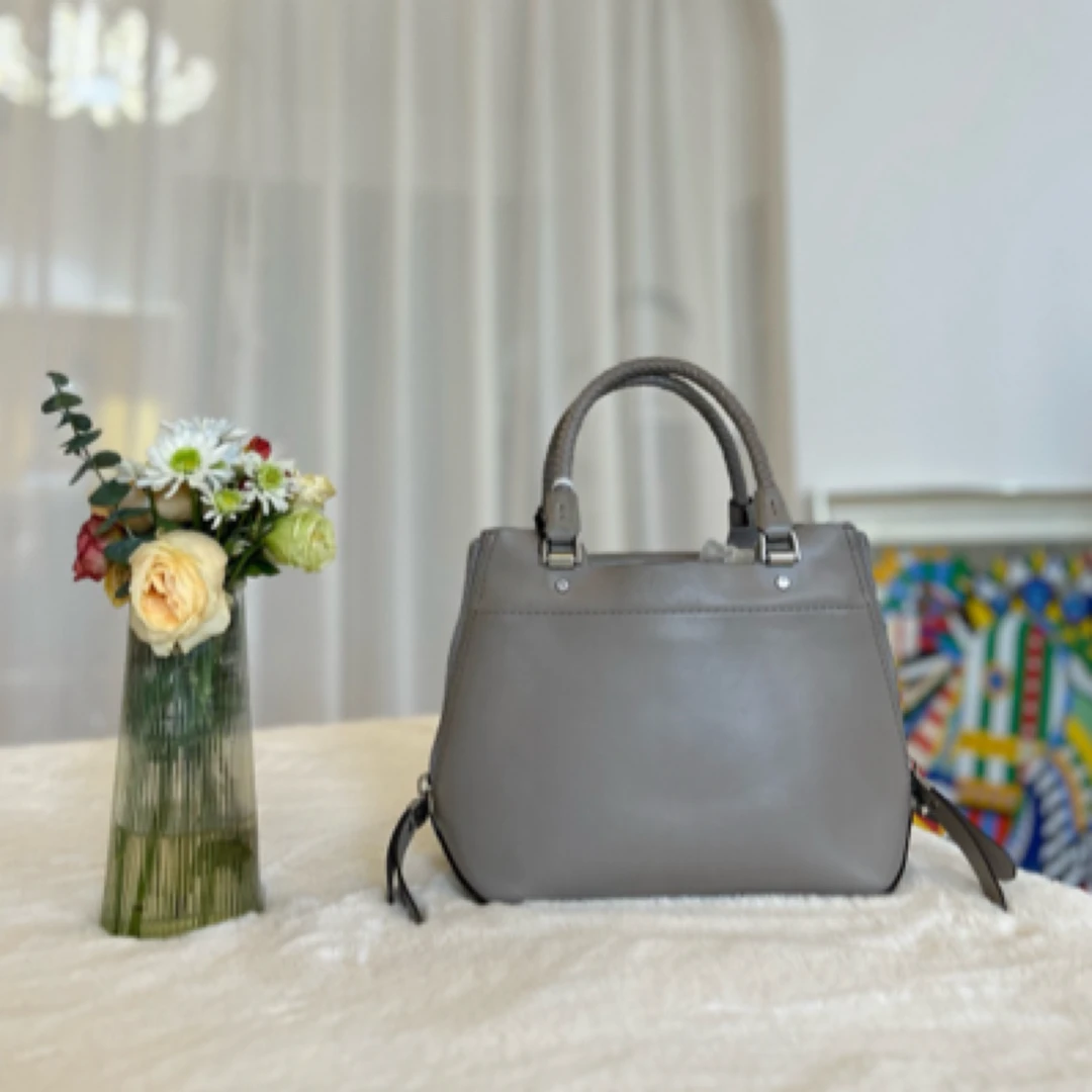 95新 MICHAELKORS/迈克高仕 MK灰色手提包 a965