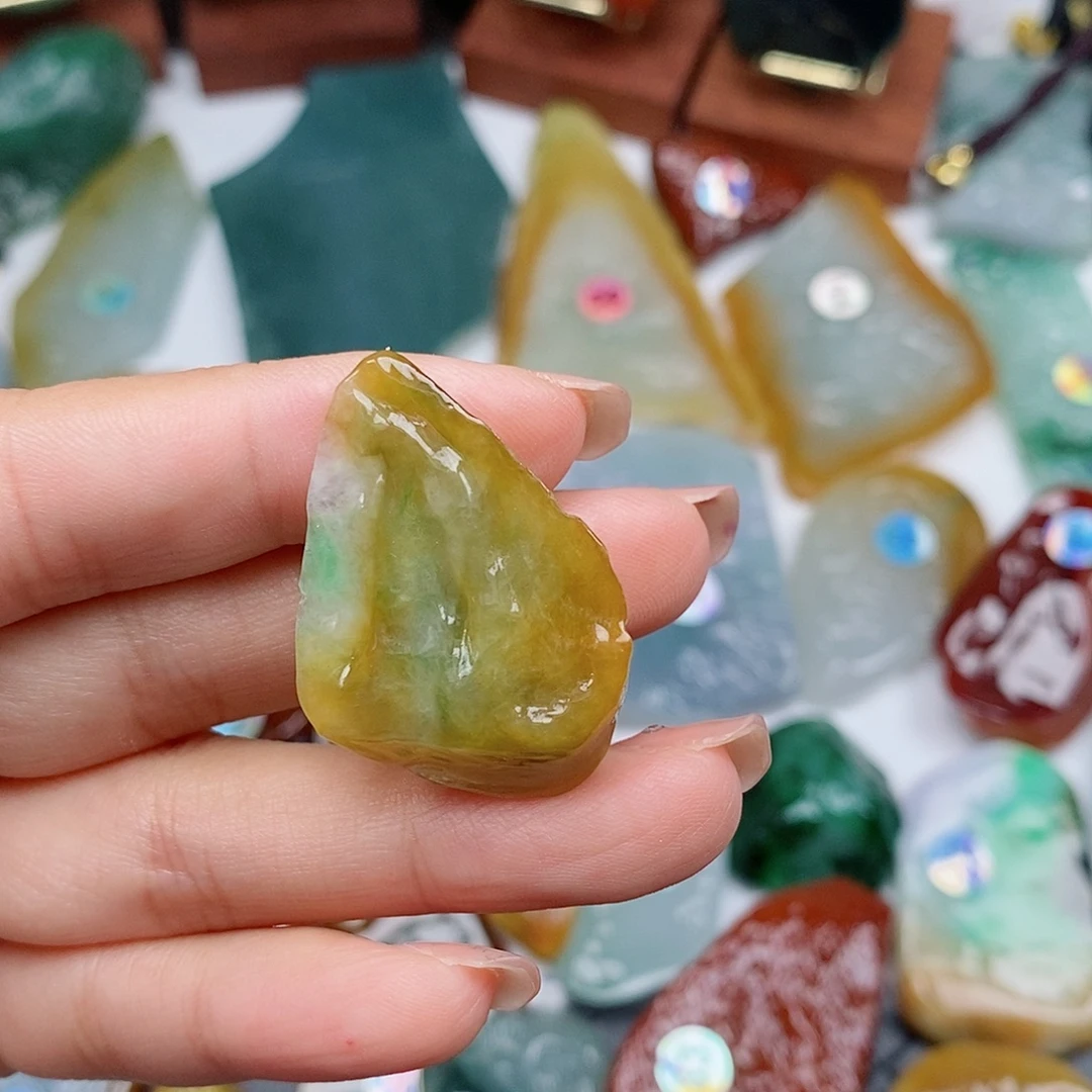 月***蝶翡翠未镶嵌吊坠(不含链)