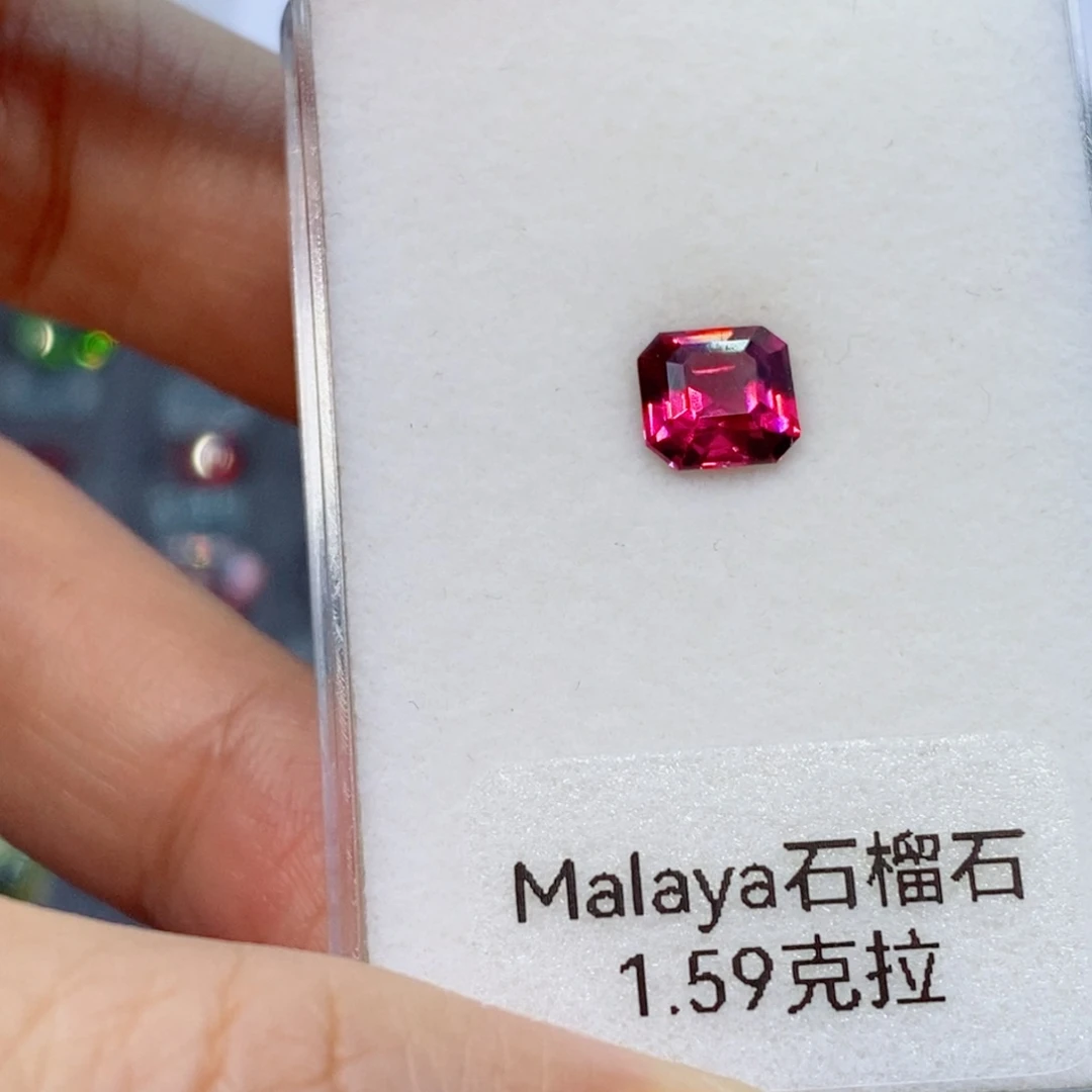 石榴石裸石未镶嵌1.59克拉Malaya