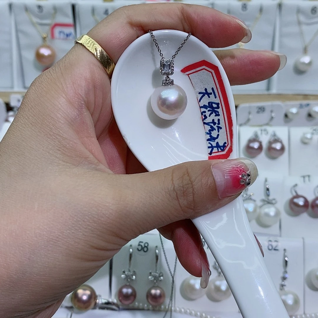 淡水珍珠银S925镶嵌吊坠(赠链)S***?