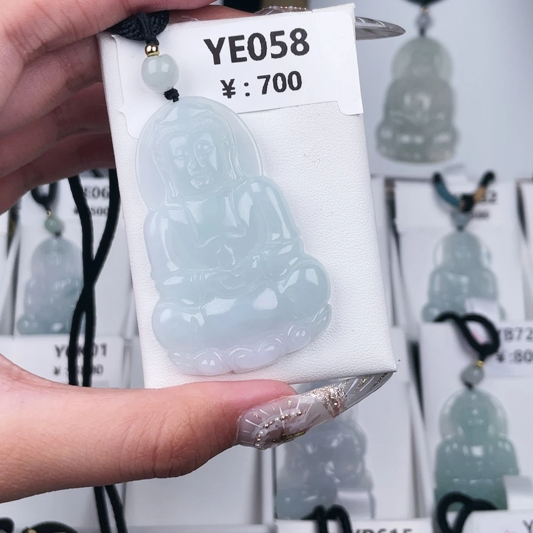 翡翠未镶嵌颈饰YE058