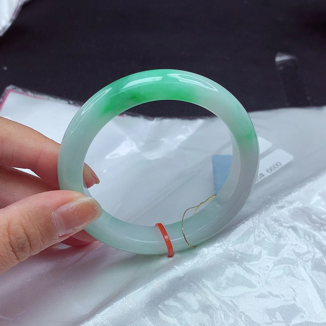 翡翠手镯未镶嵌55圈308