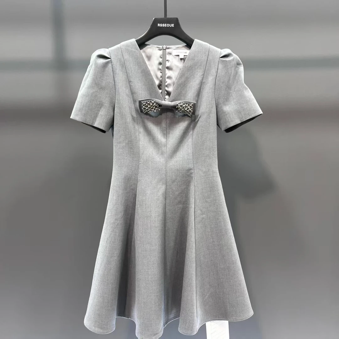 2025春季新款优雅名媛风收腰显瘦镶钻高级感时尚连衣裙L9491