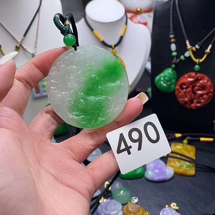 翡翠未镶嵌吊坠(赠链)