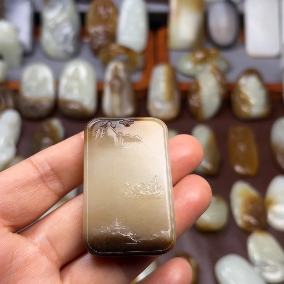 和田玉（糖玉）颈饰未镶嵌