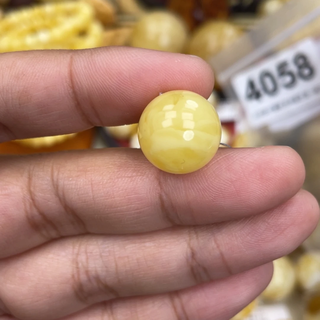 蜜蜡未镶嵌珠宝奇石15.3