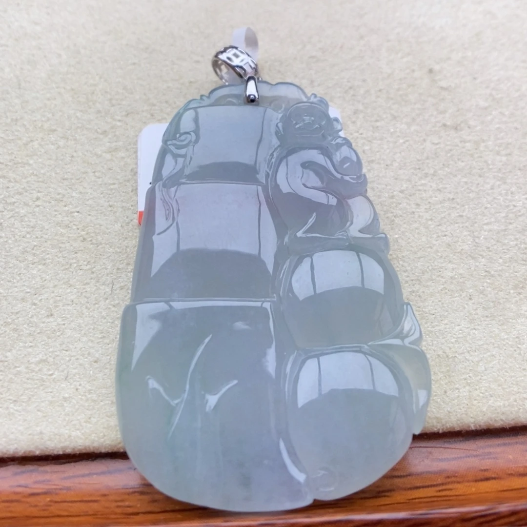 翡翠18K金镶嵌颈饰吊坠