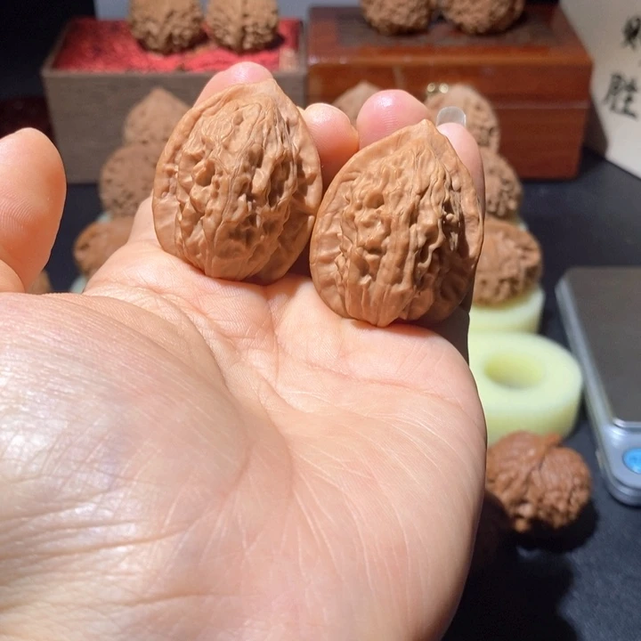 文玩核桃吊坠大红袍33