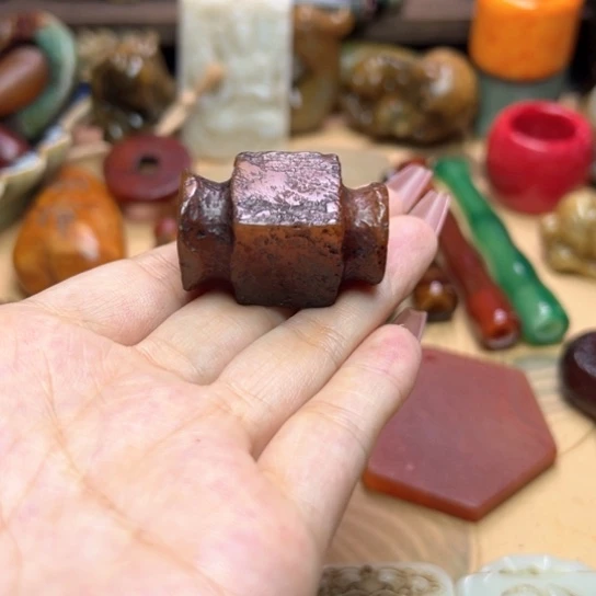 未镶嵌蛇纹石玉颈饰