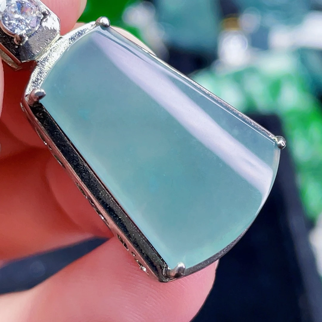 翡翠未镶嵌颈饰010