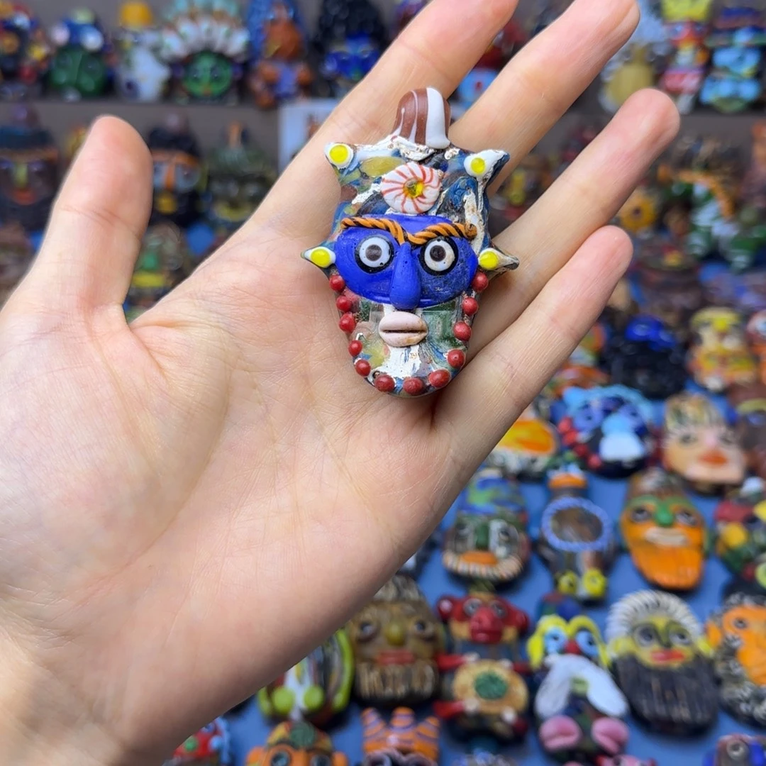 琉璃非金属玻璃颈饰点点胡子娃