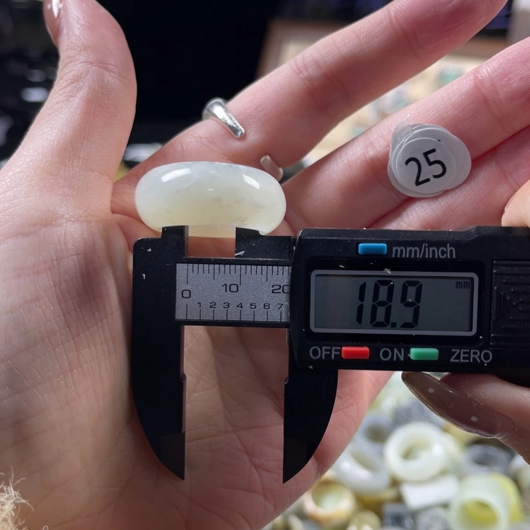 蛇纹石玉未镶嵌戒指