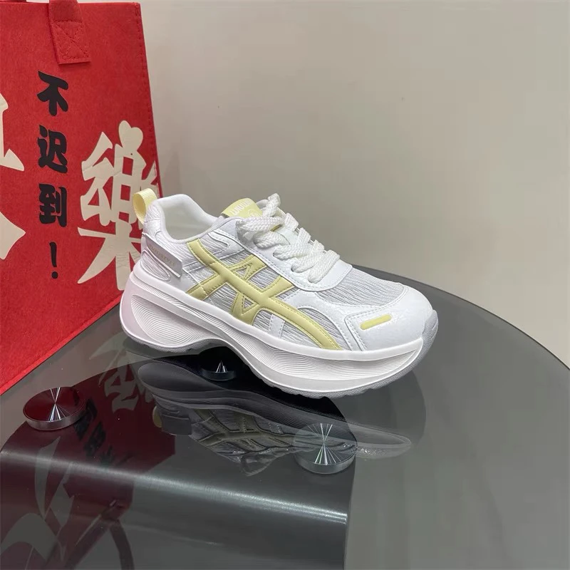 8900 夏季薄款网面透气运动鞋